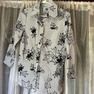 Brand New With Tags Nake’u womans blouse Kukui